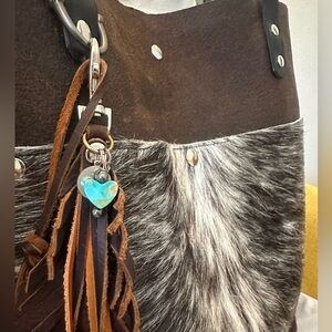 (NEW!) Full size genuine leather tote!